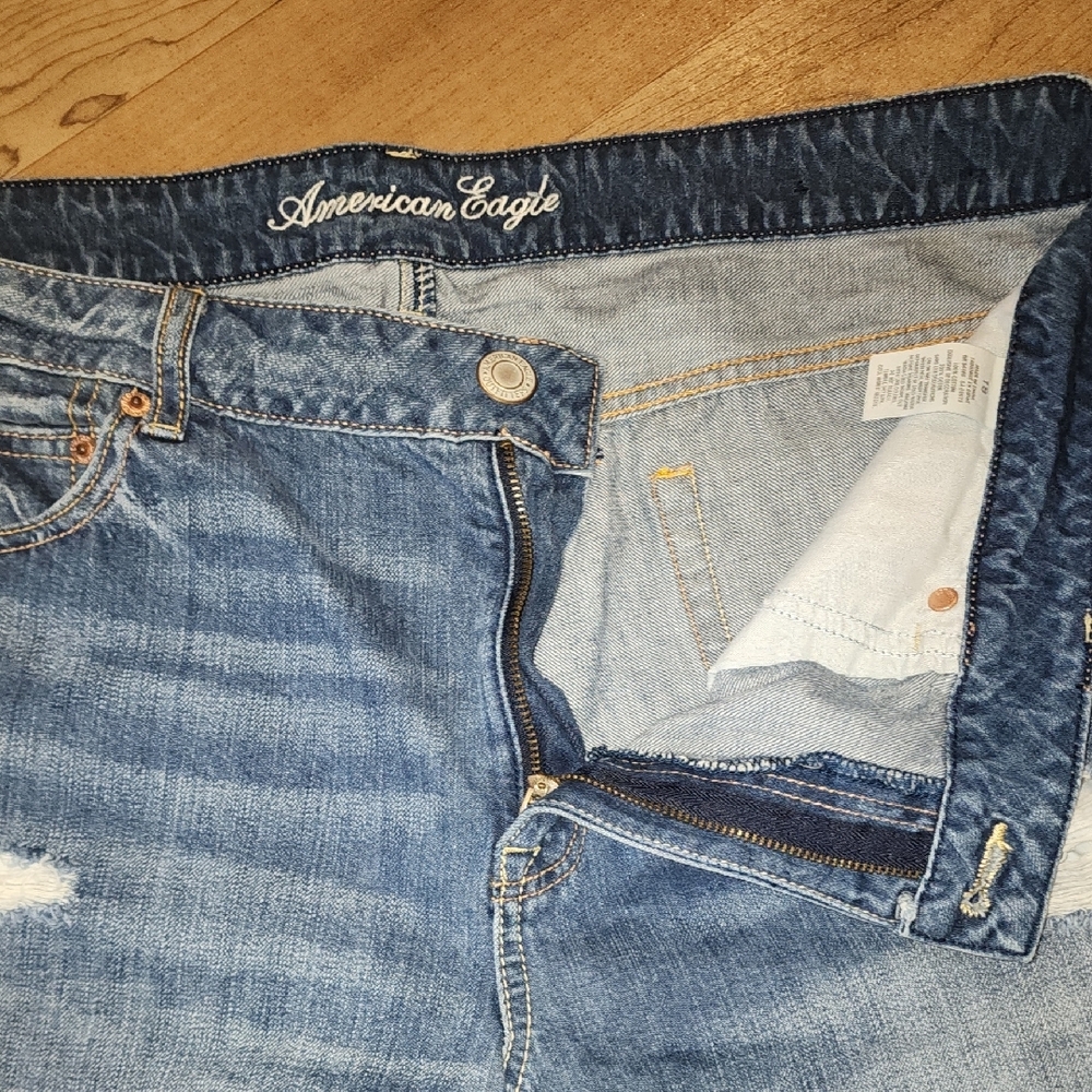 American Eagle Distressed Medium Wash Jean Shorts with Raw Edge - Picture 5 of 8